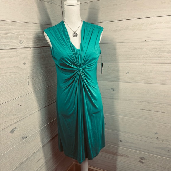 Ellen Tracy Dresses & Skirts - Ellen Tracy Blue Green Gathered Center Dress 8 FREE SHIP